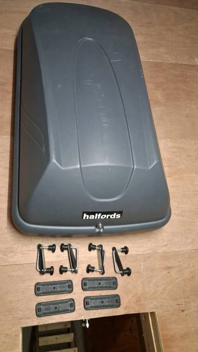 Roof box - Image 1