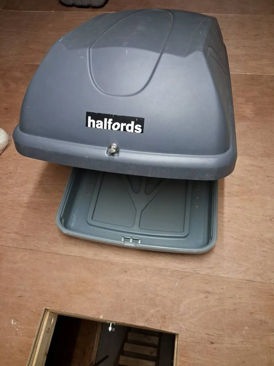 Roof box - Image 2
