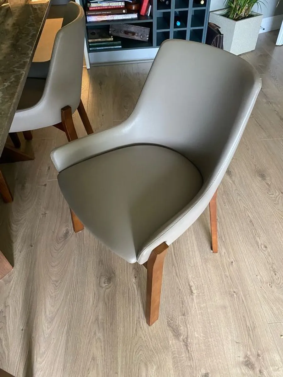 dining - Image 4