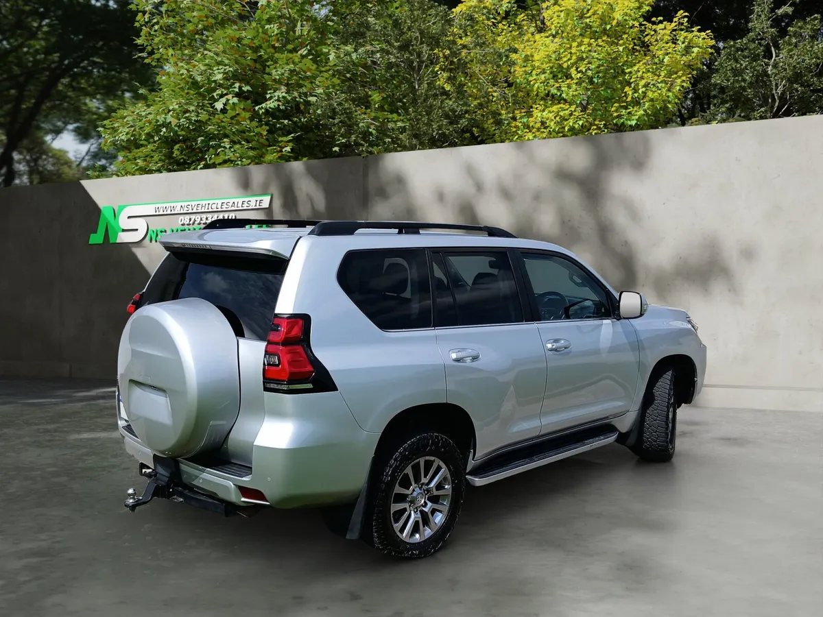 2024 Toyota Landcruiser 2.8 auto - Image 3