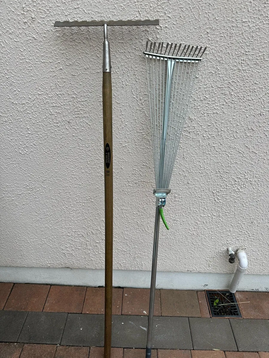2 Garden rakes - Image 2