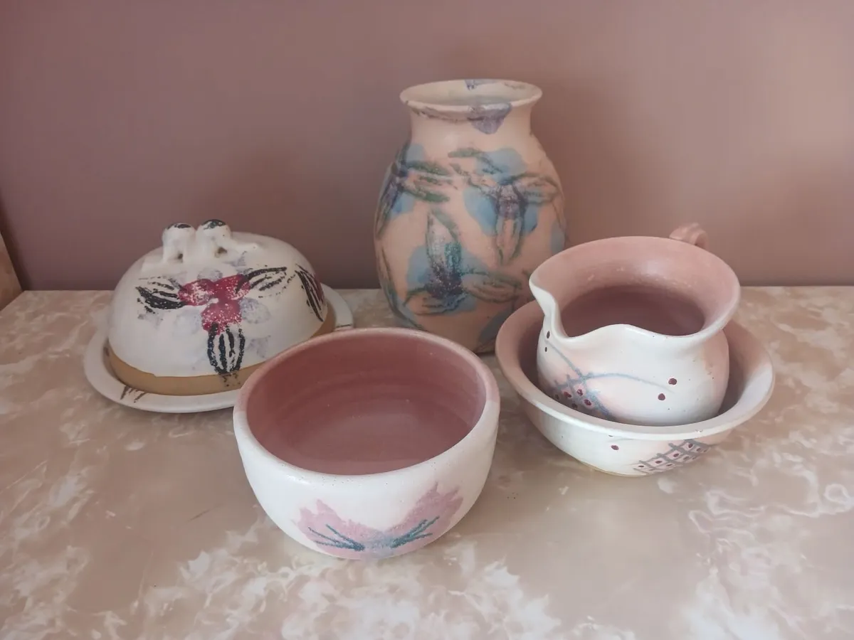 Suzanne May pottery - Image 3