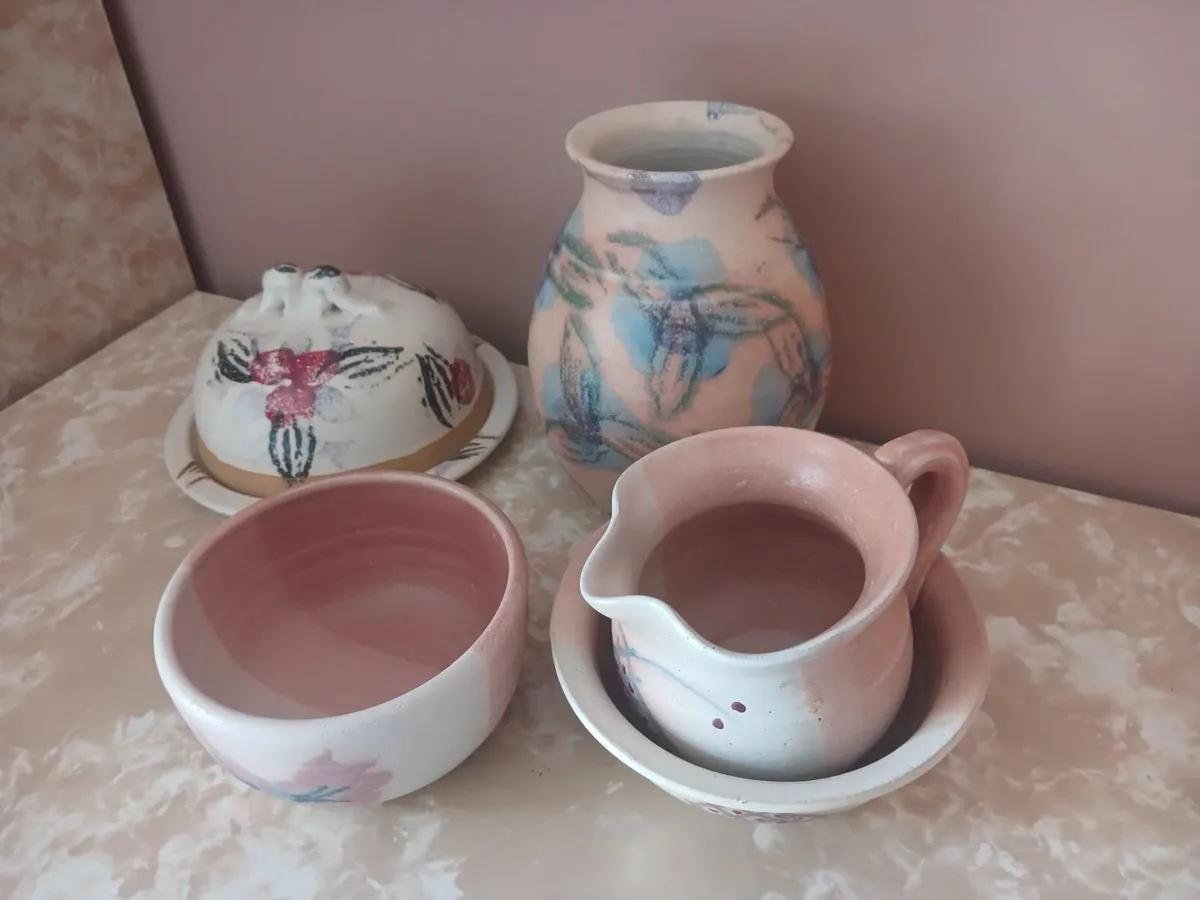 Suzanne May pottery - Image 4