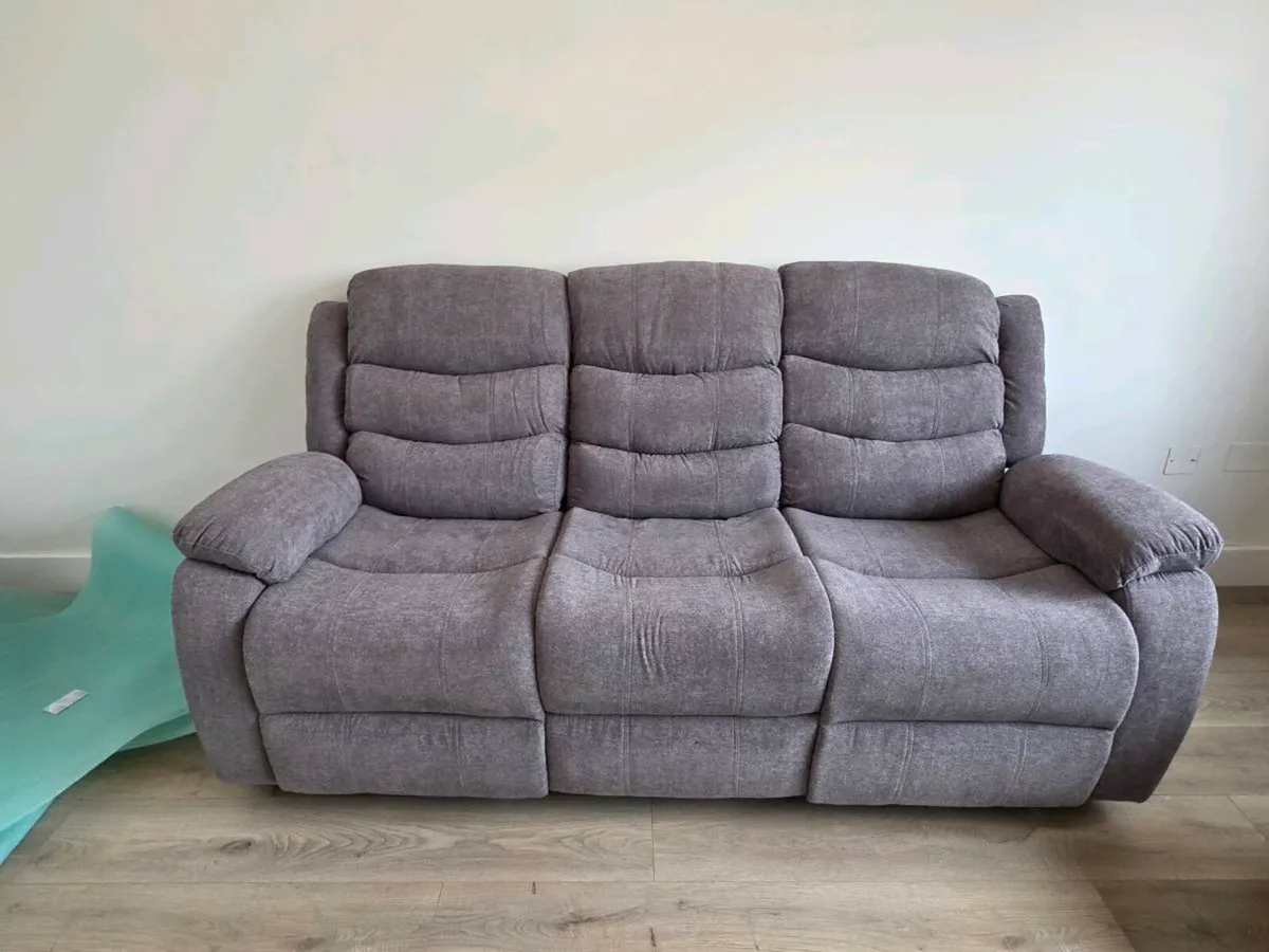 New fabric sofa all recliner NEED GON ASAP - Image 4