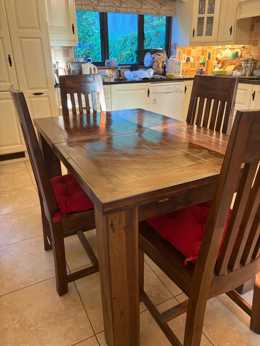 Hard wood extendable kitchen table + chairs - Image 1