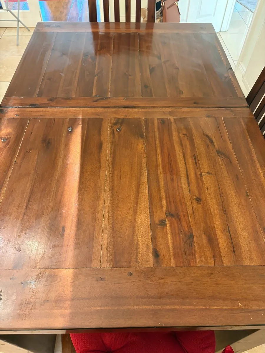 Hard wood extendable kitchen table + chairs - Image 3