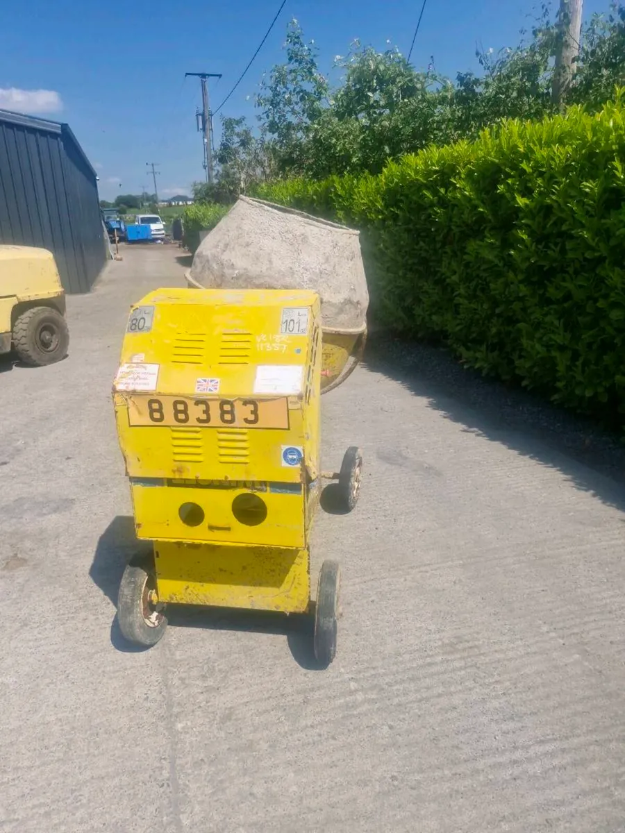 Cement mixer - Image 1