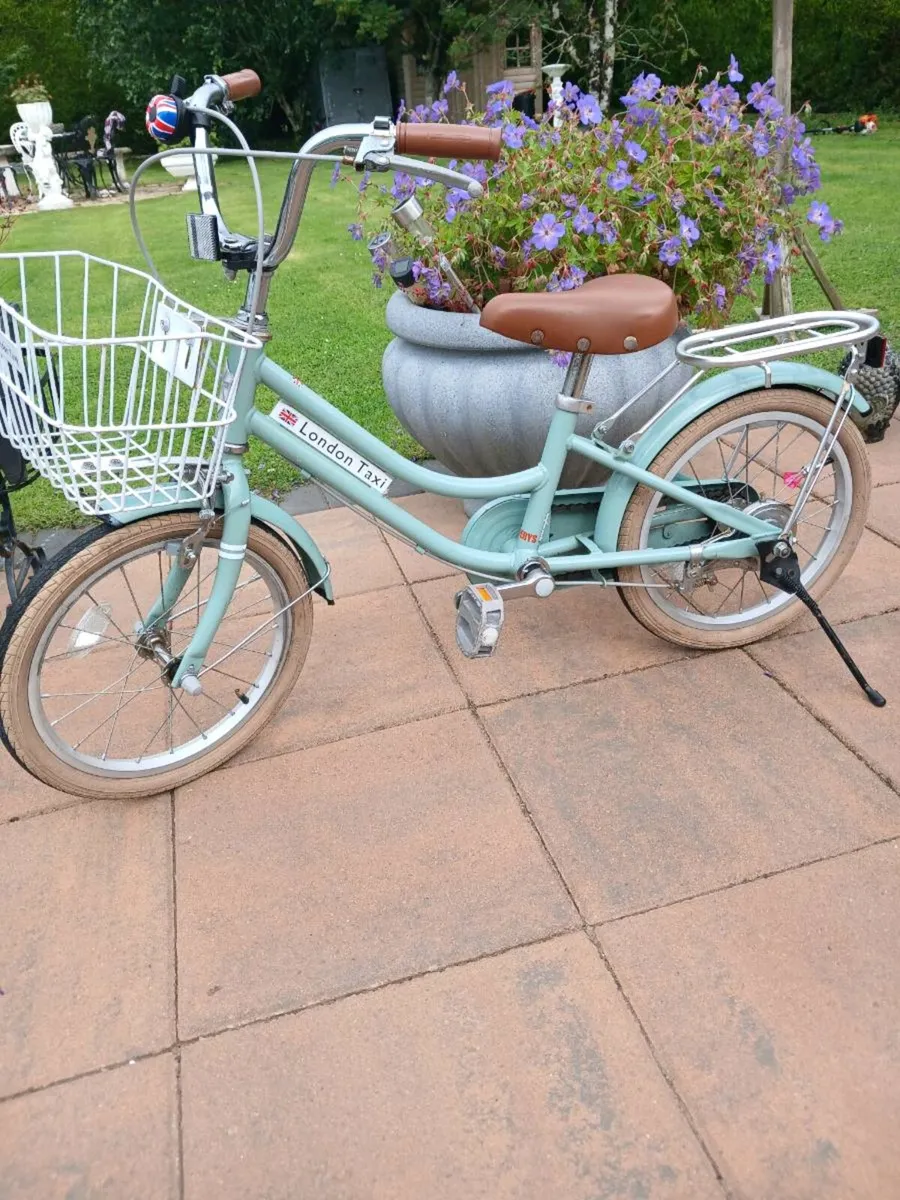 Girls 16 inch bike - Image 2
