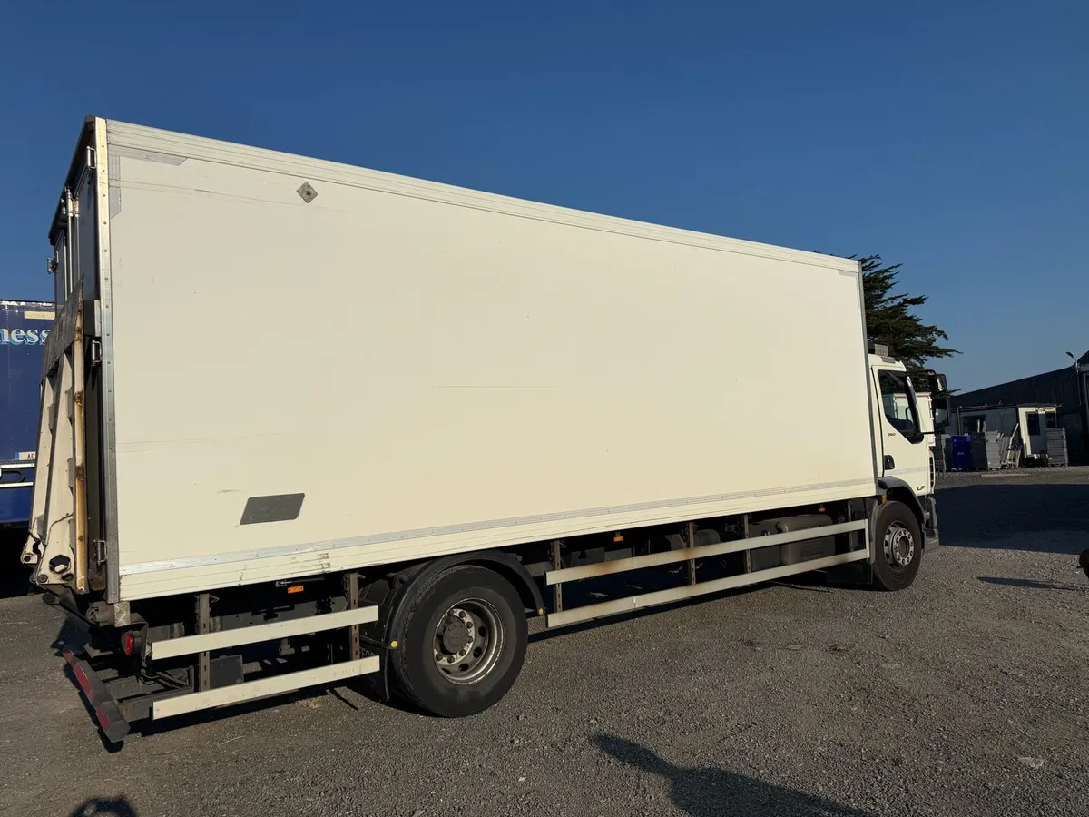 Daf LF fridge truck - Image 3