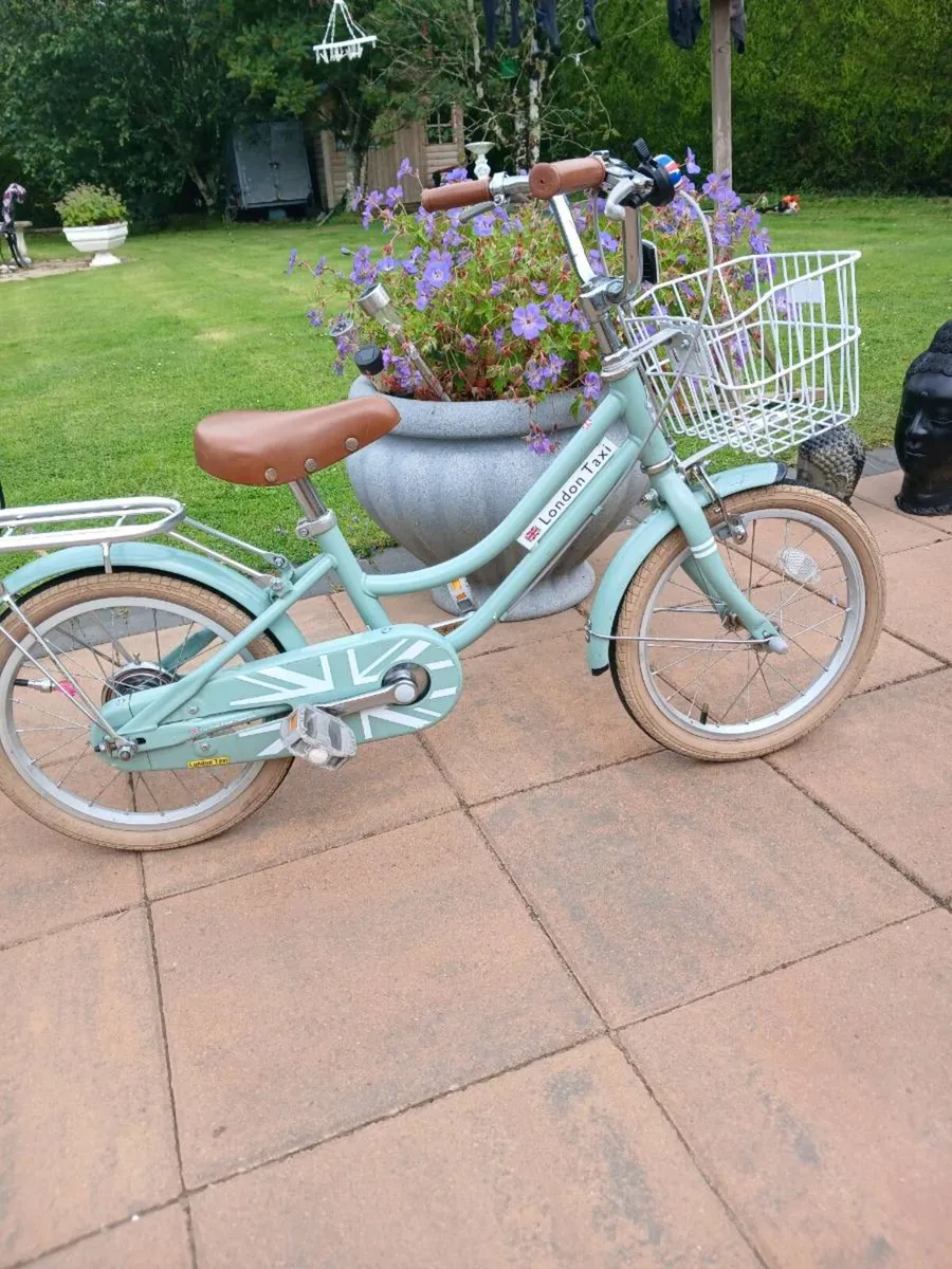 Girls 16 inch bike - Image 1