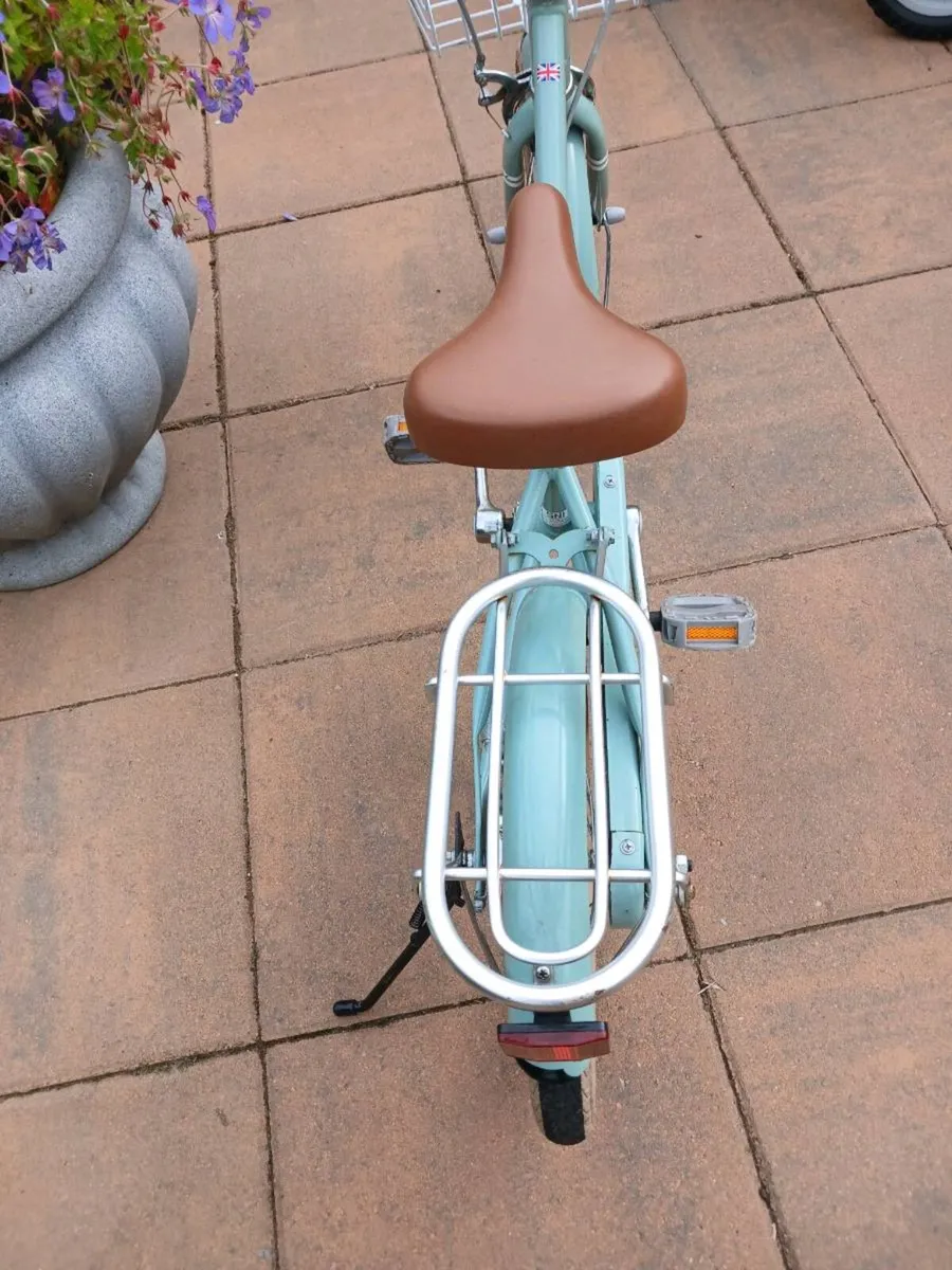Girls 16 inch bike - Image 4