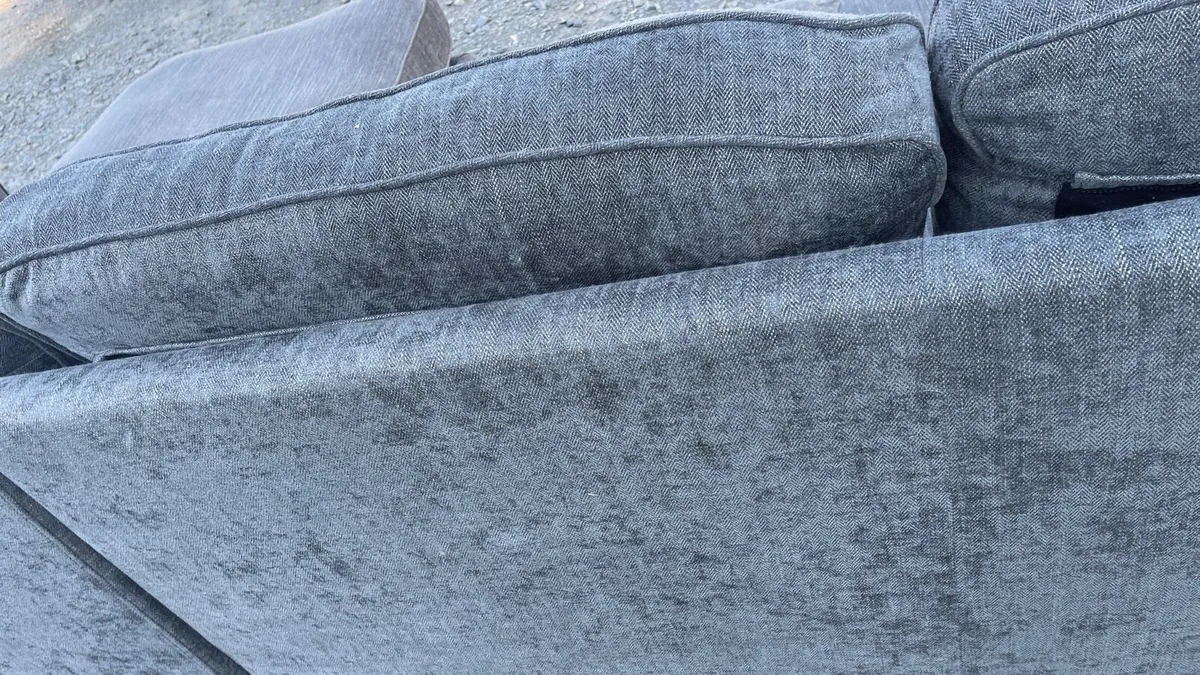 Large Ez living corner sofa - Image 4