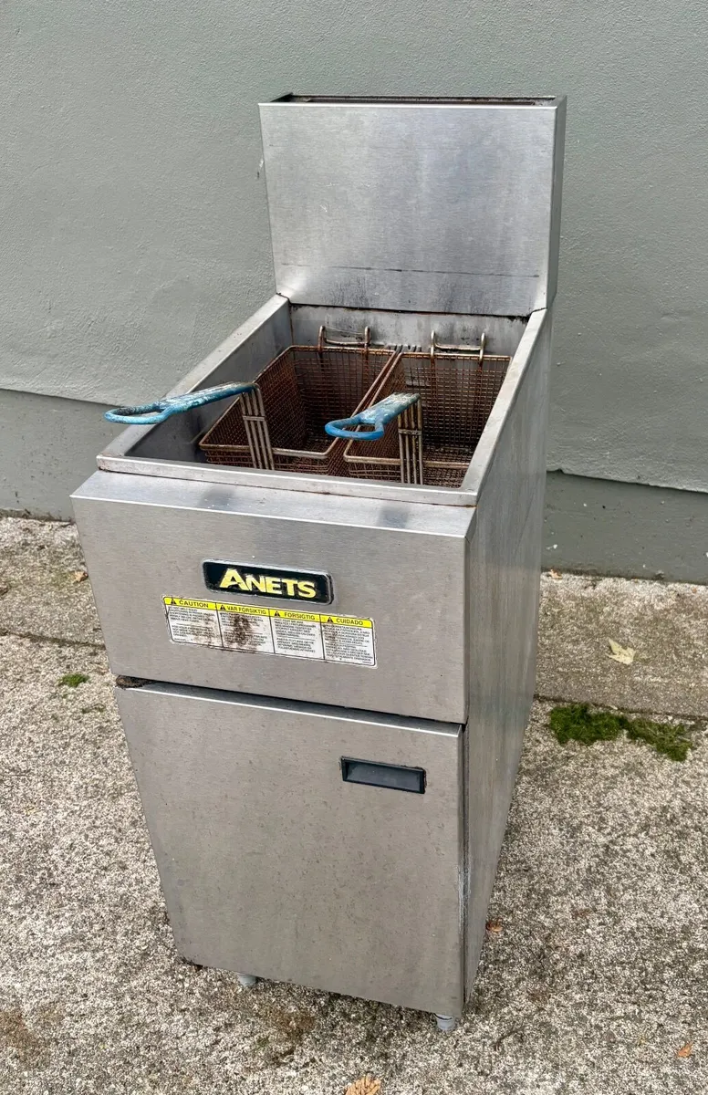 2x LPG deep fat fryers - Image 2