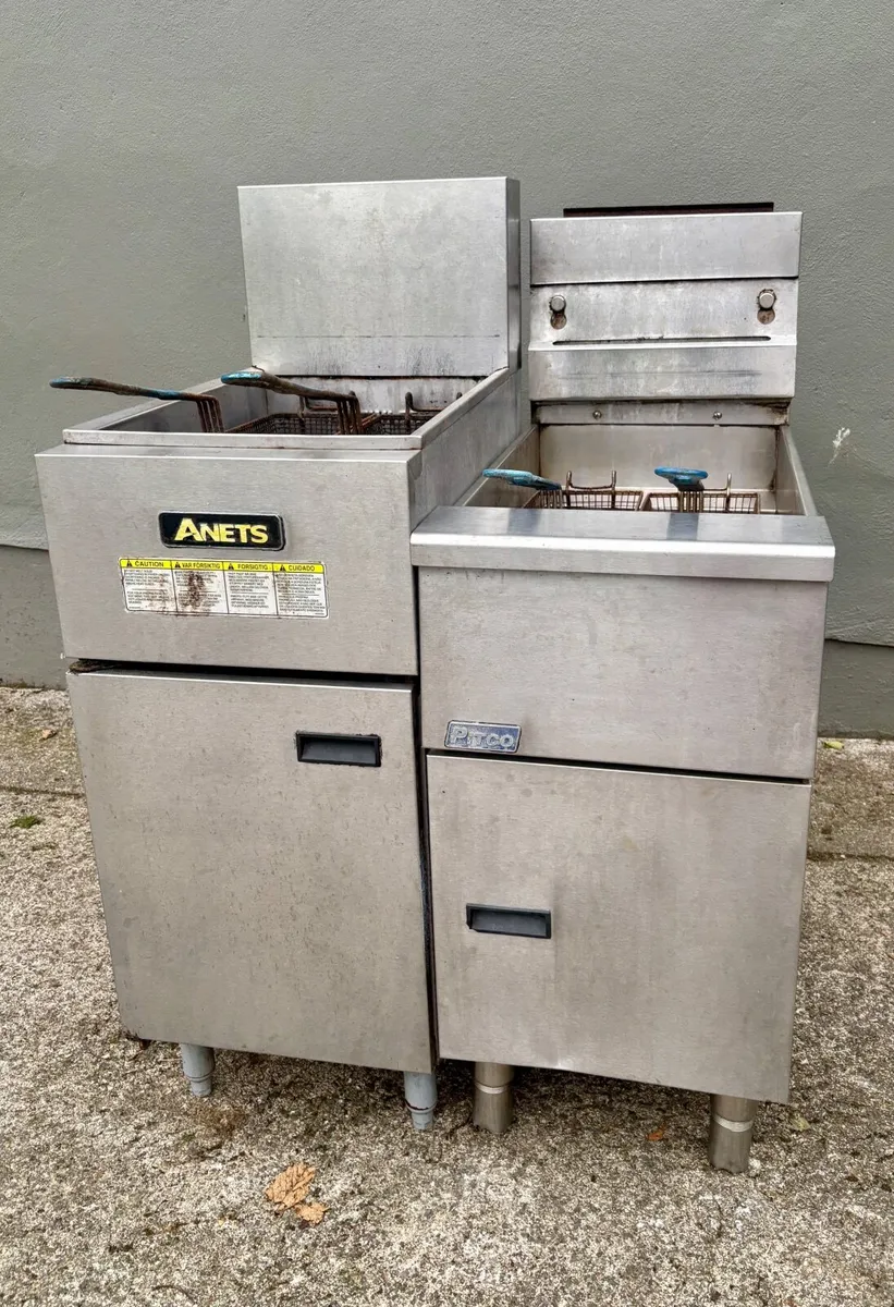 2x LPG deep fat fryers - Image 1