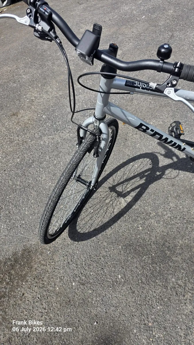 B'Twin Riverside  Hybrid Bike – 28" Wheels - Image 2