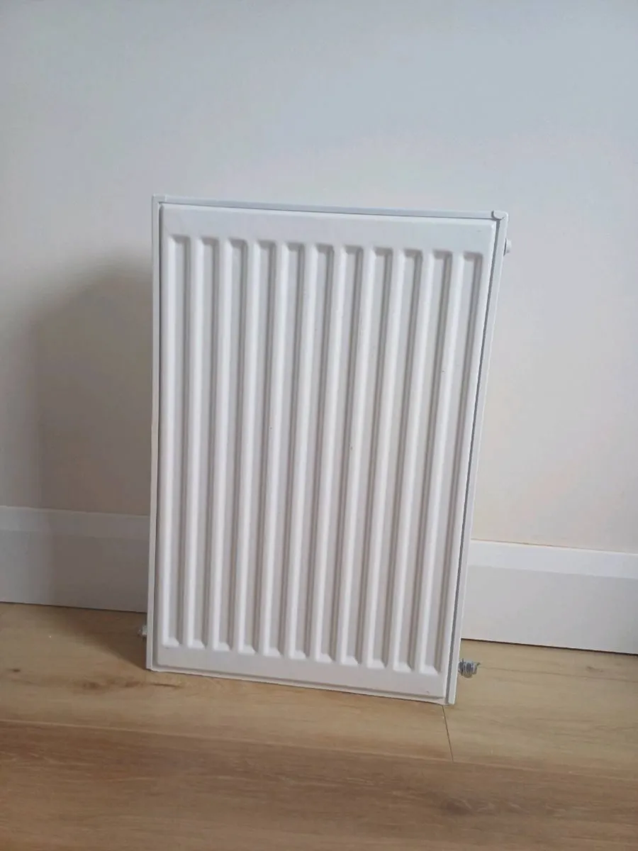 x2 Sinks and Radiator - Image 3