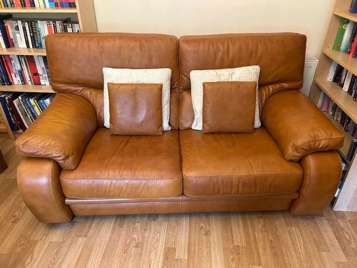 Superb Brown Leather Suite - Image 2