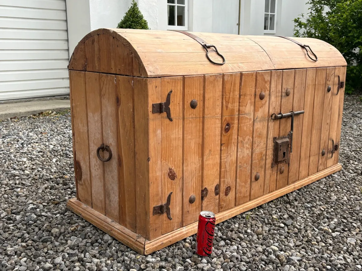 Trunk - Image 4