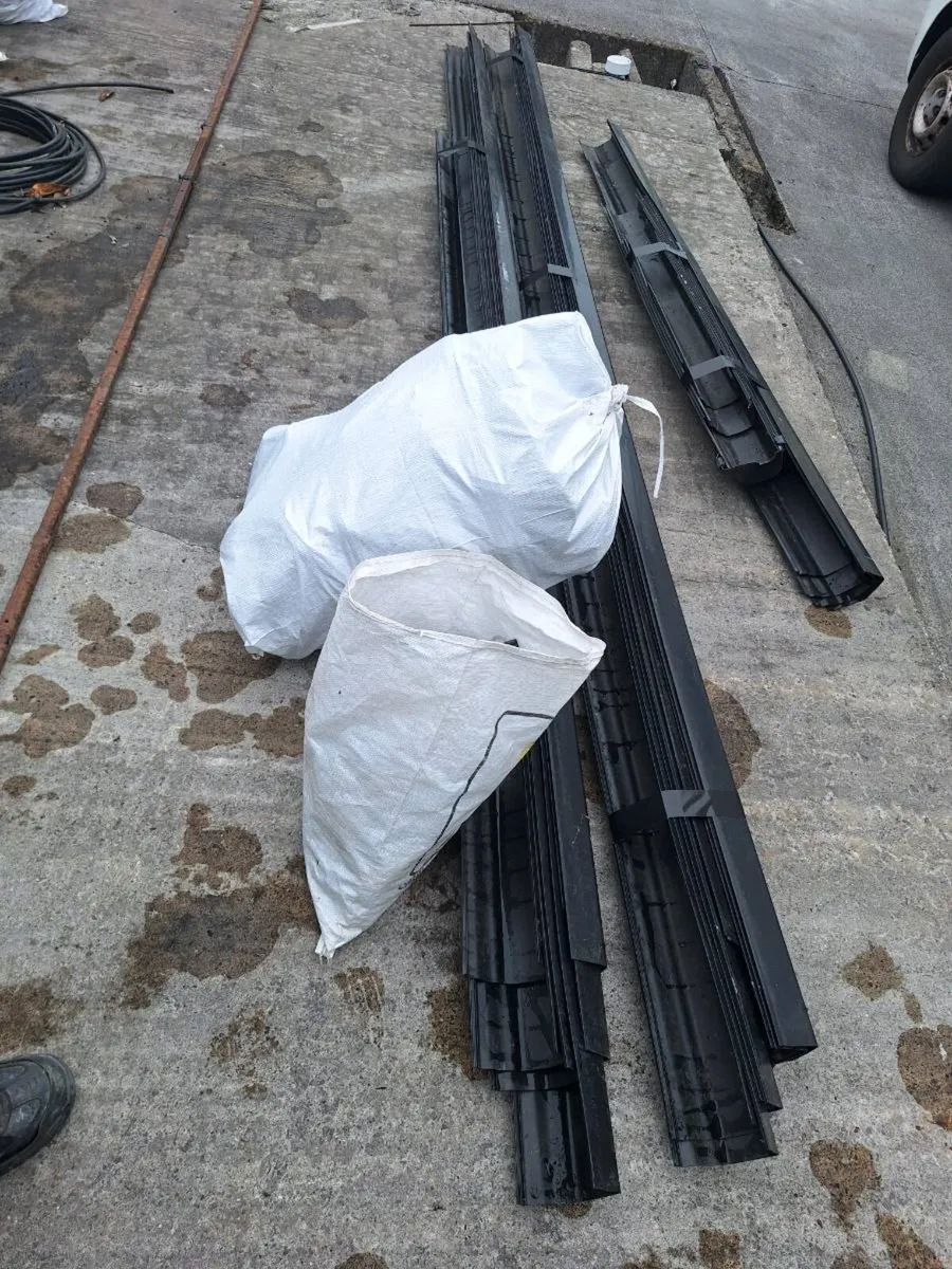 Used guttering - Image 1