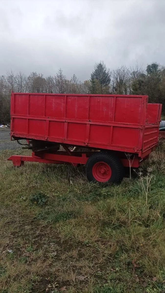 Trailer - Image 1