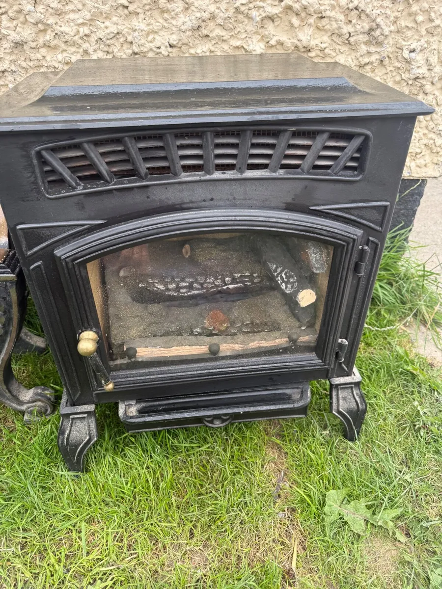 Gas Stove - Image 1