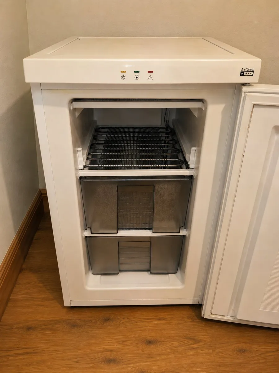 Nordmende Under Counter Freezer - Good Condition - Image 2