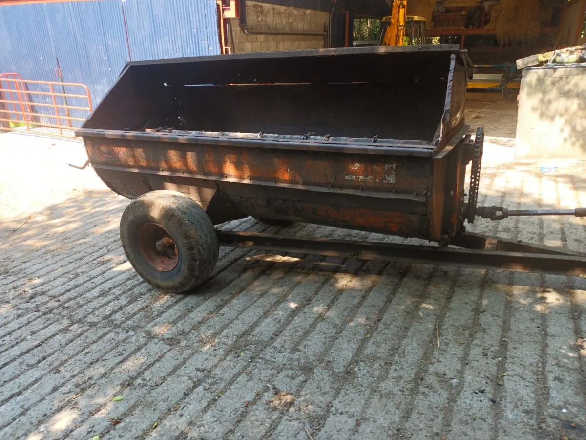 Dung spreader - Image 1
