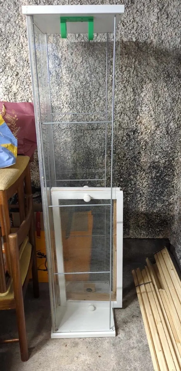 Hamster enclosure and accessories - Image 1