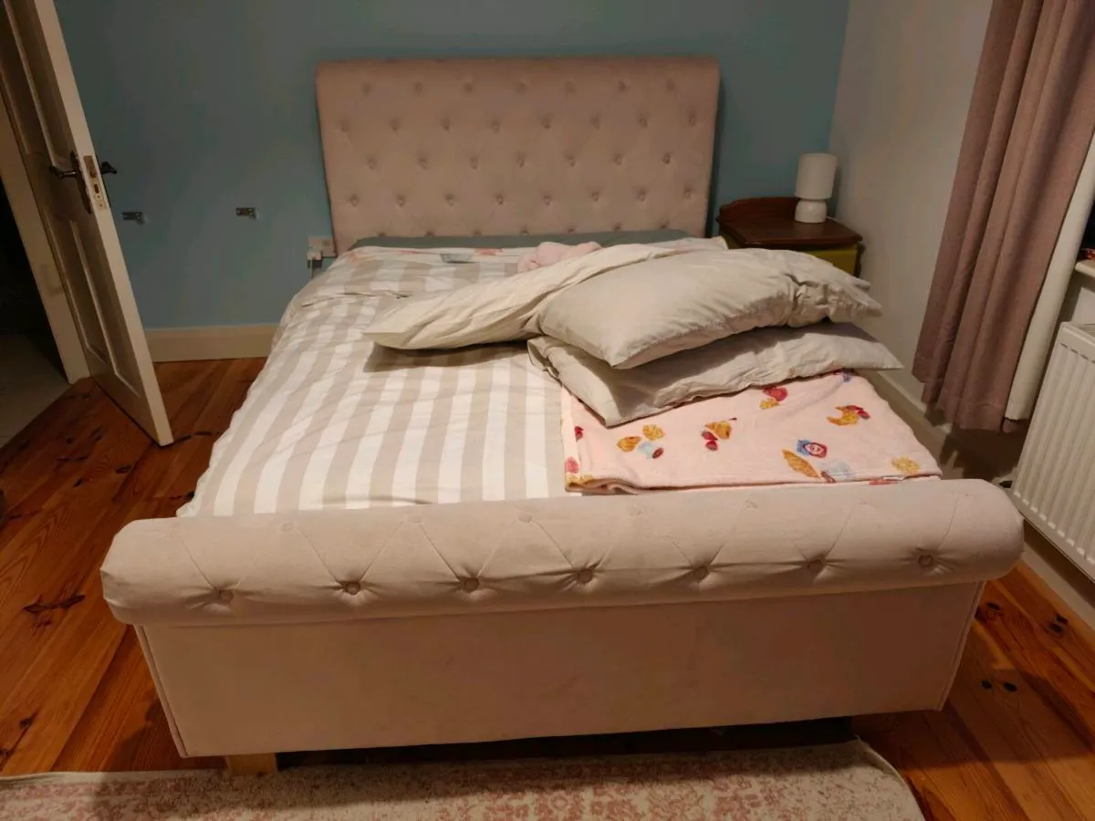 Blush pink DOUBLE BED - Image 2