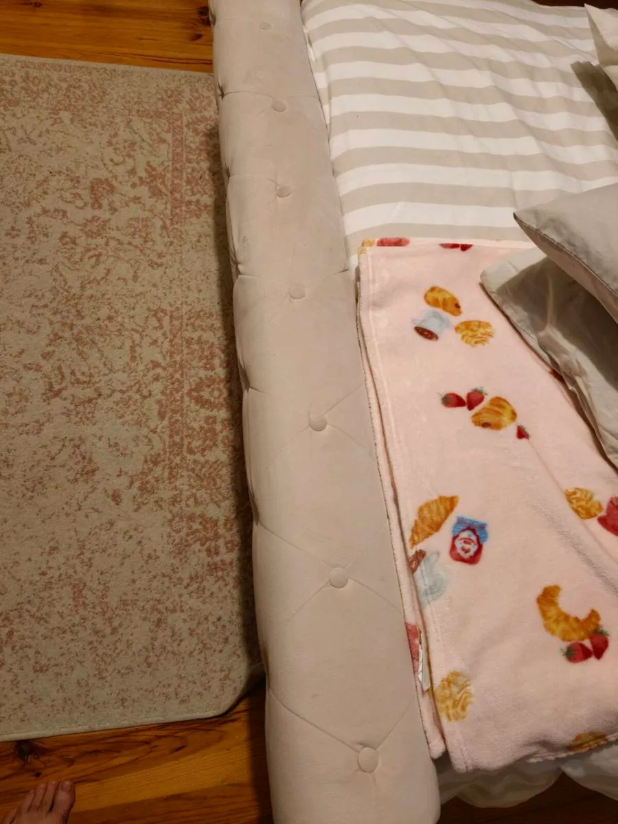 Blush pink DOUBLE BED - Image 4