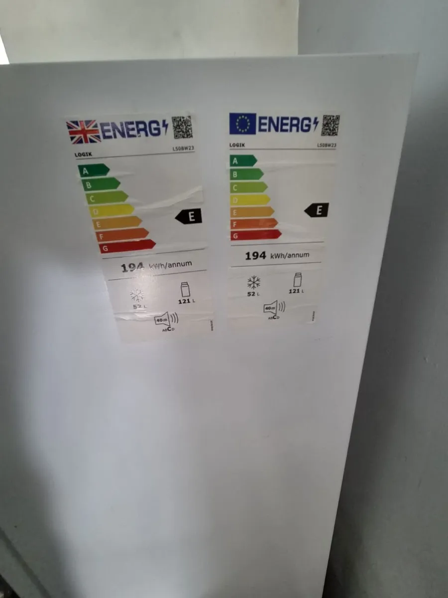 Fridge freezer - excellent condition - Image 2
