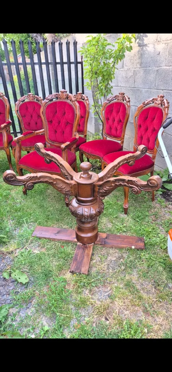 Vintage burr walnut dining table - Image 2