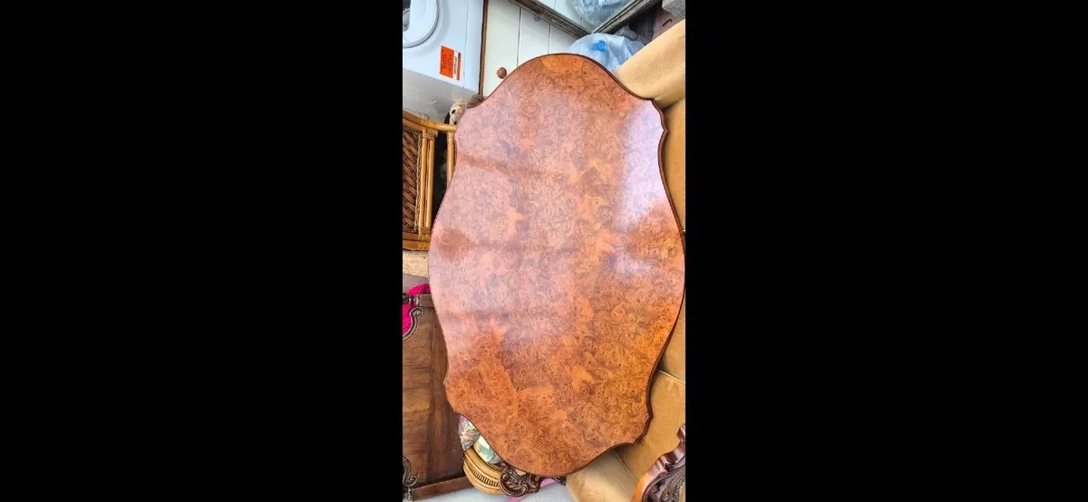 Vintage burr walnut dining table - Image 1