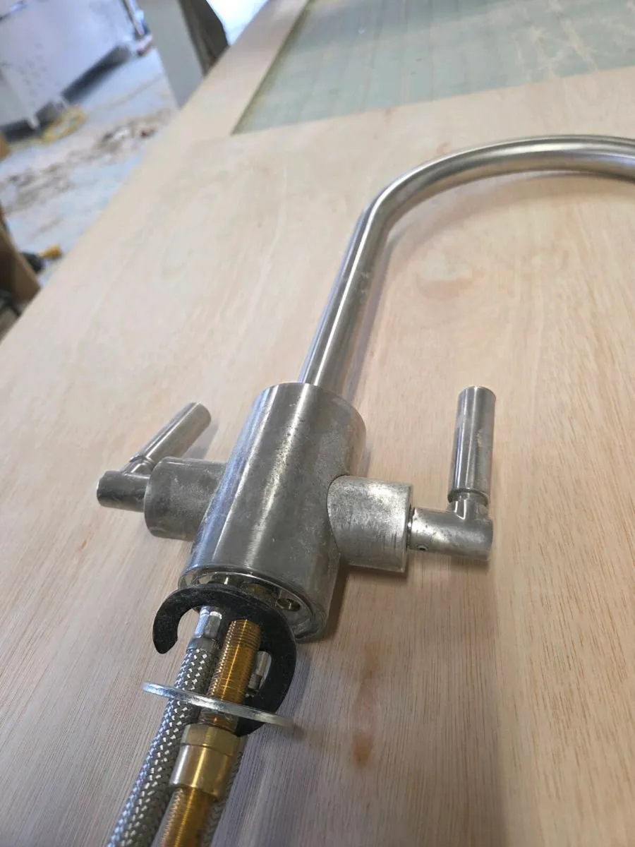 Abode Atlas Tri flow tap for filtered water - Image 2