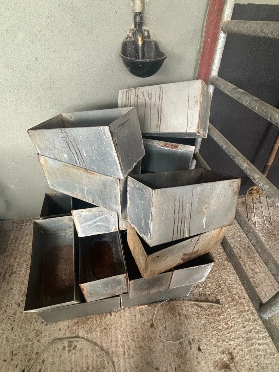 Steel Feed Pots - Image 1