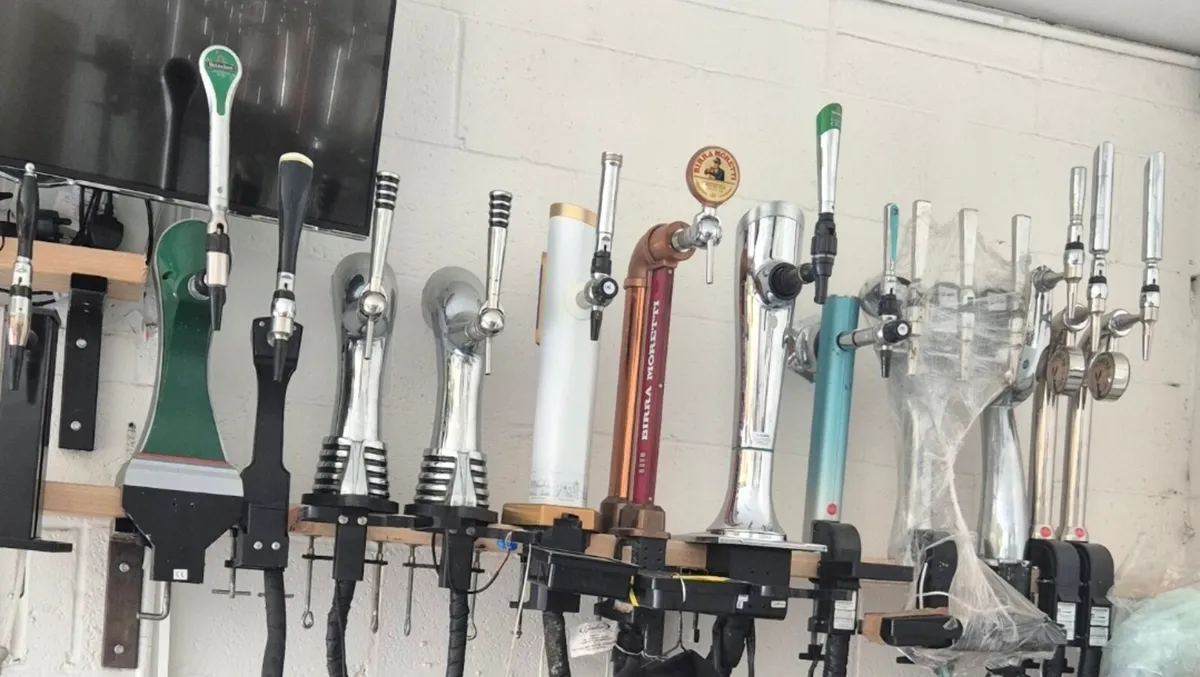 Beer taps - Image 4