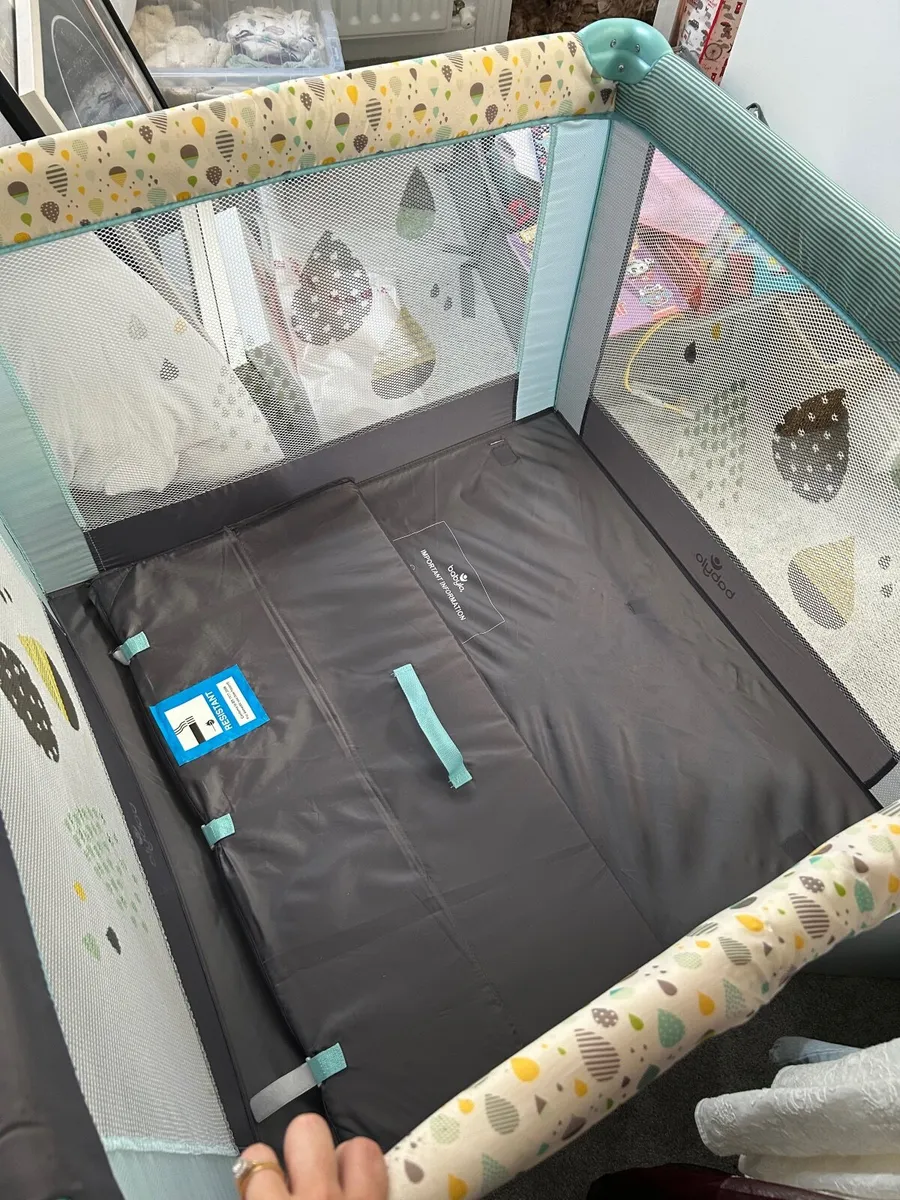 Travel cot - Image 1