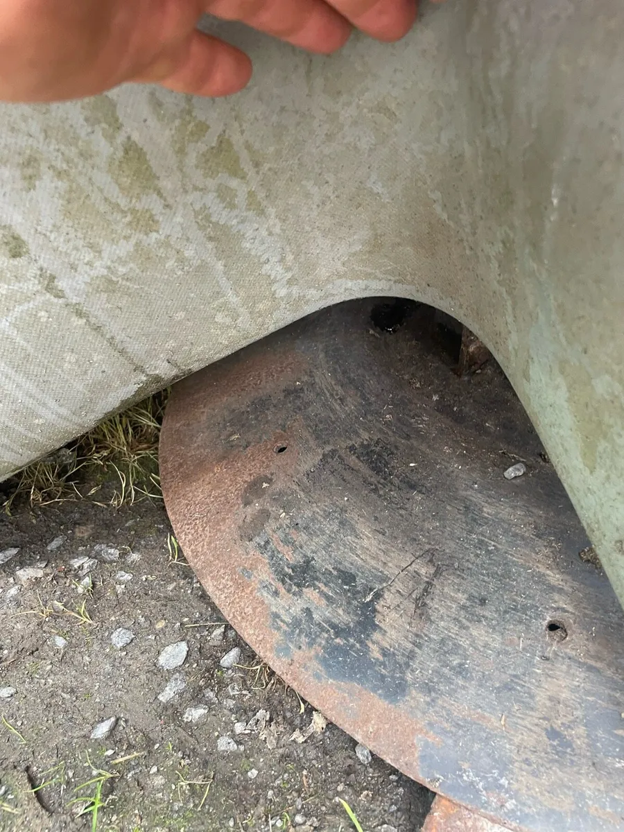 Fertiliser spreader - Image 4
