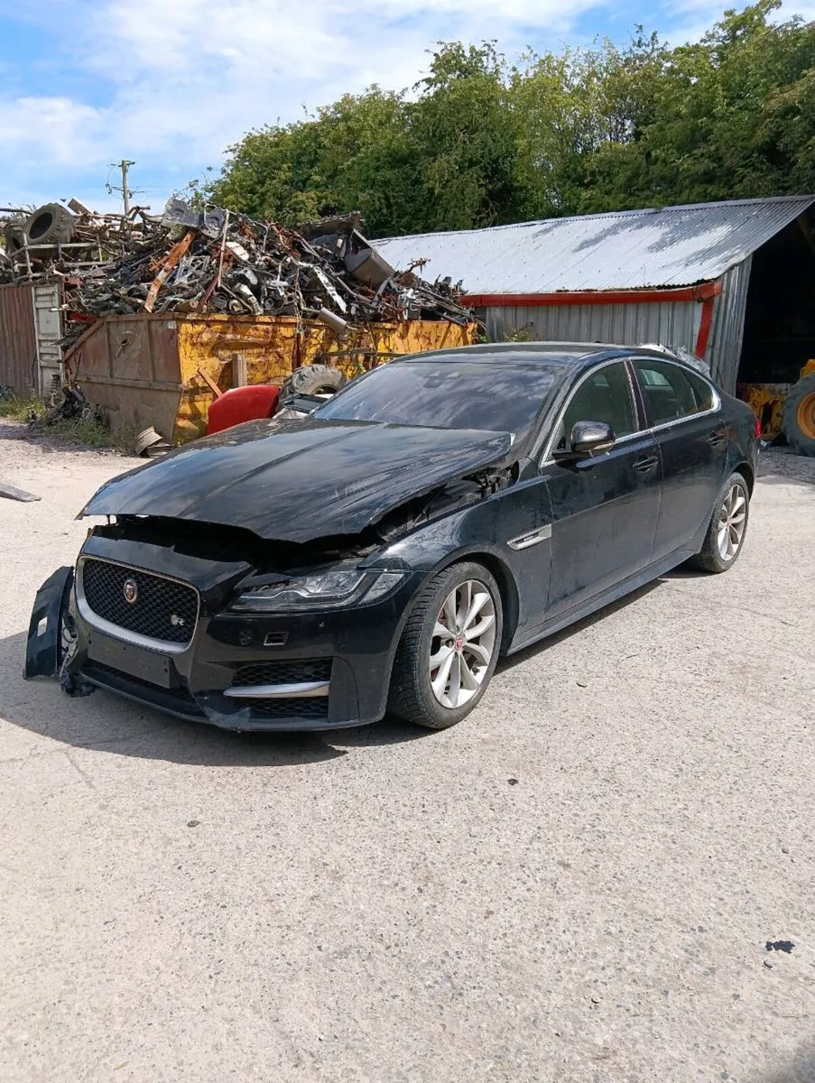Breaking jaguar XF r-tipe 2018 2.0 diesel - Image 1