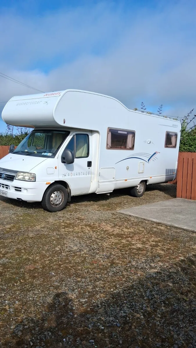 Camper van - Image 1