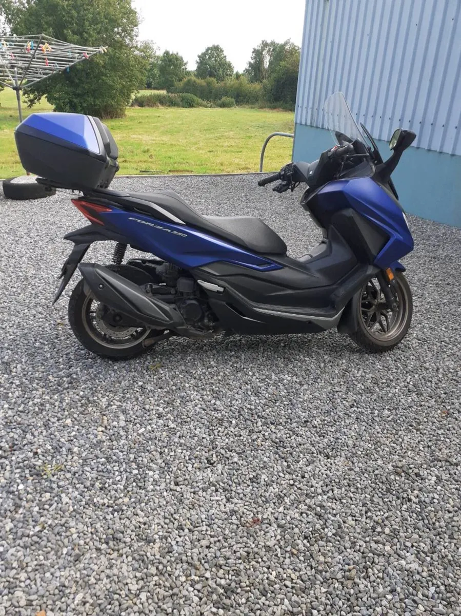 Honda forza 350cc scooter - Image 1