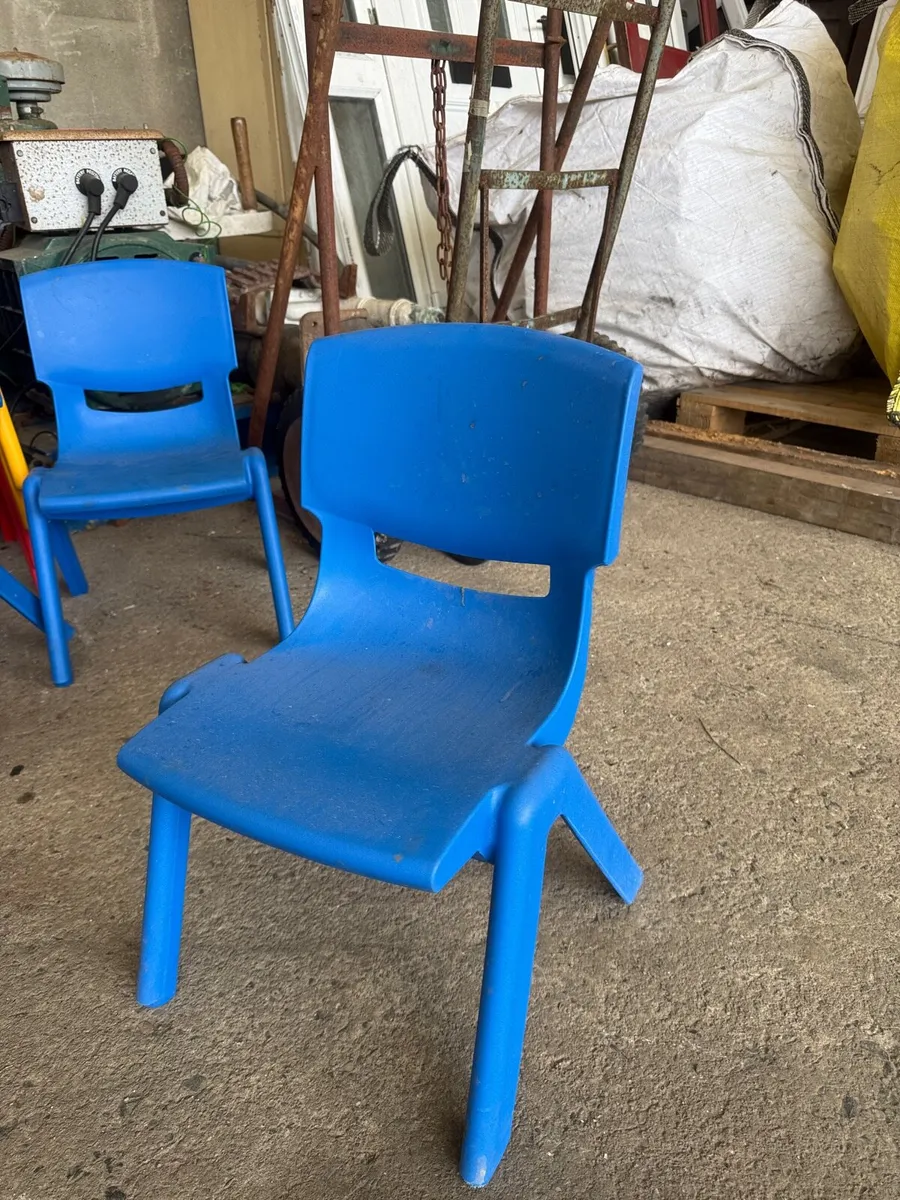 New small children stackable chairs - Image 3