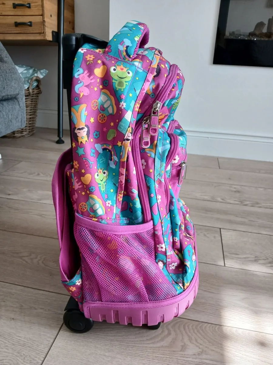 Totto School Bag with Wheels for Kids - Image 4
