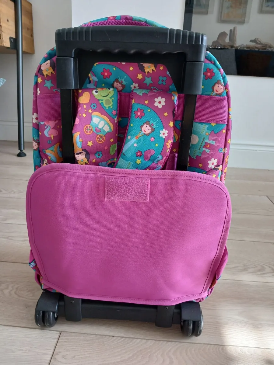 Totto School Bag with Wheels for Kids - Image 3