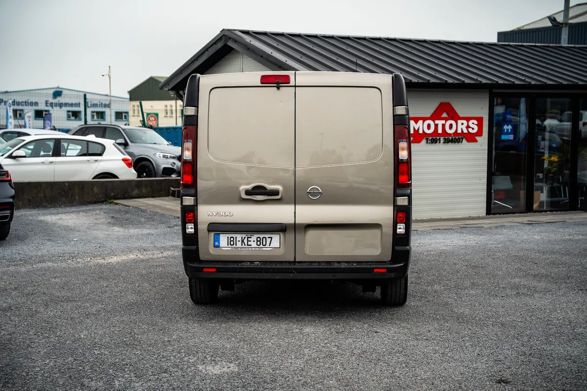 2018 Nissan NV300 - Image 2