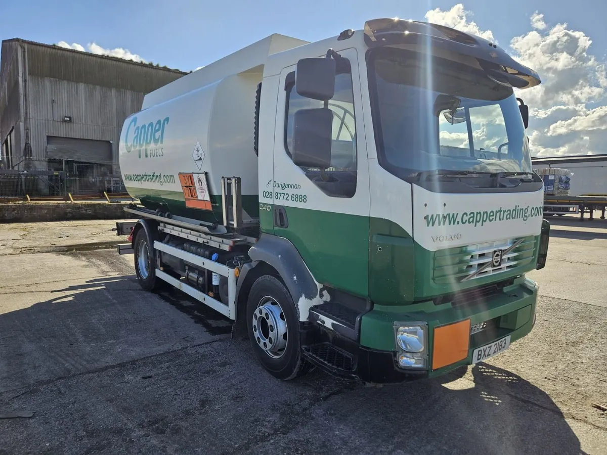 Volvo LF 240 2011 Oil lorry - Image 1