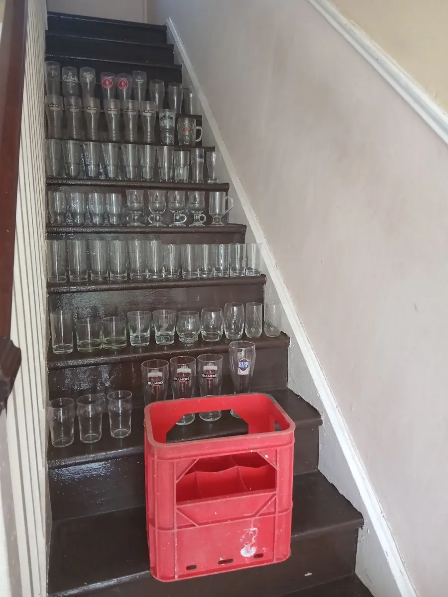 65 MIXED GLASSES & 1 VINTAGE BULMERS CRATE - Image 1