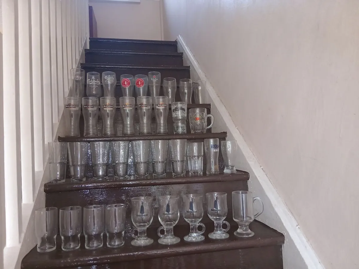 65 MIXED GLASSES & 1 VINTAGE BULMERS CRATE - Image 4