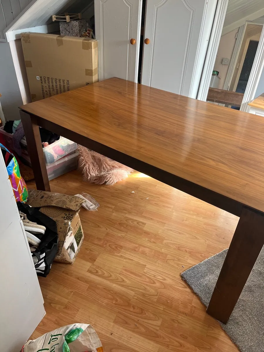 Kitchen table and chairs - Image 4