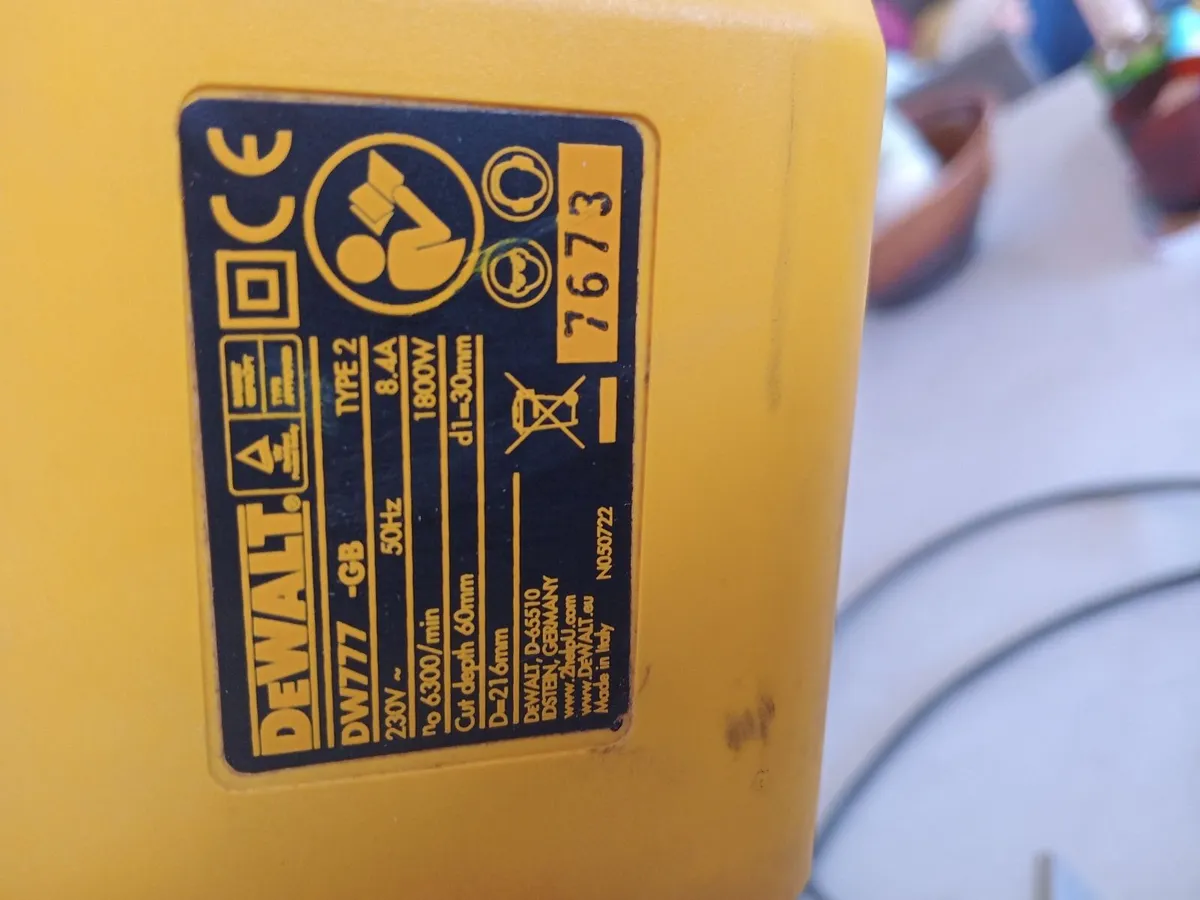 Dewalt mitre saw - Image 2